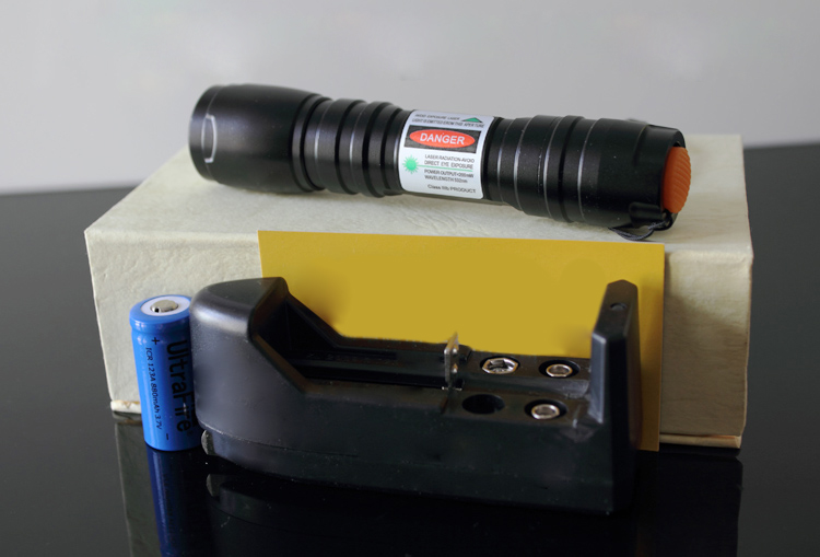  green laser pointer flashlight 100mw can burn match