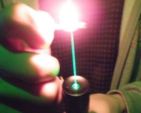 100mw can burn match green laser pointer flashlight